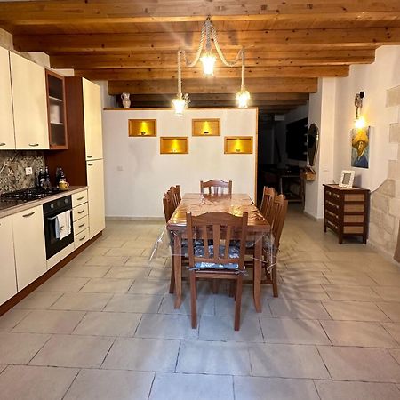 לינה וארוחת בוקר קנוסה די פוליה Casa Di Nonna Rosa מראה חיצוני תמונה